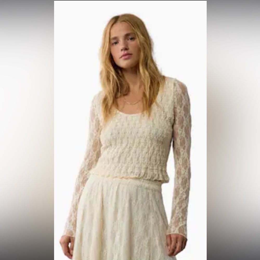 NWT American eagle lace cream smocked long sleeve